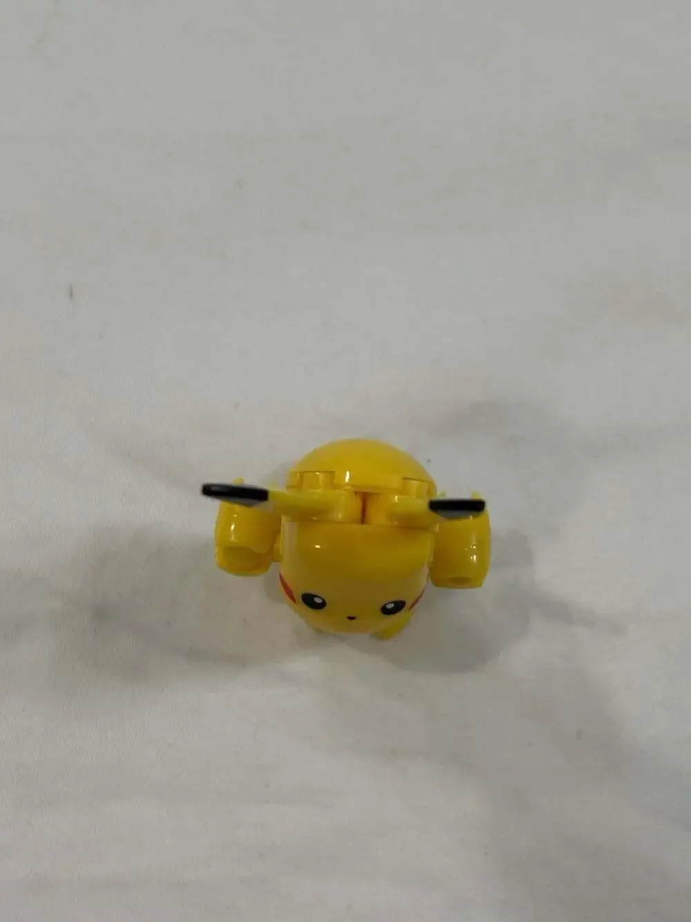 Pokemon Picachu Figurine MEGA Poke Ball Building Toy Kit Pikachu HTH96